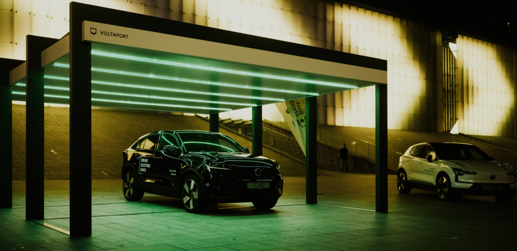 carport wiata samochodowa z pełnym dachem fotowoltaicznym