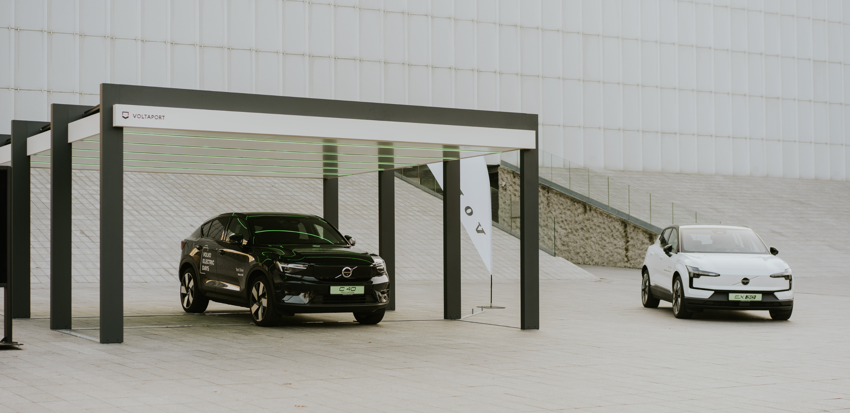 carport wiata samochodowa z pełnym dachem fotowoltaicznym